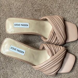 Steve Madden Tan Size 9W Sandals with Pleated Design